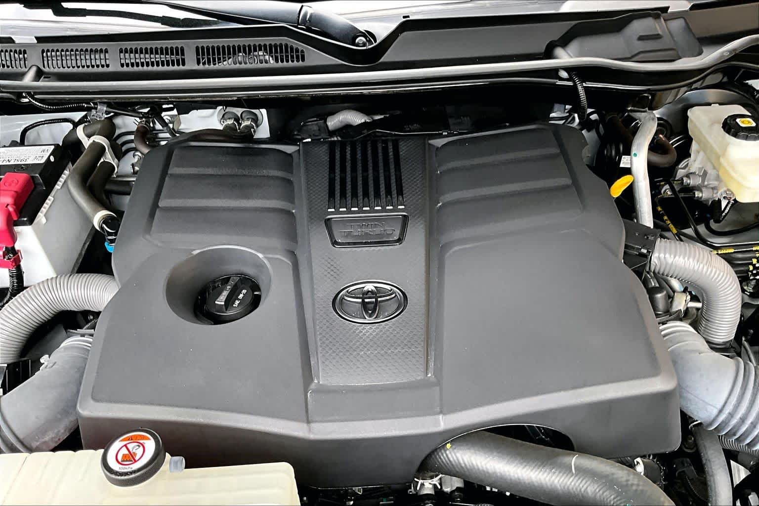 Used 2024 Ice Cap Toyota SR5 image 32