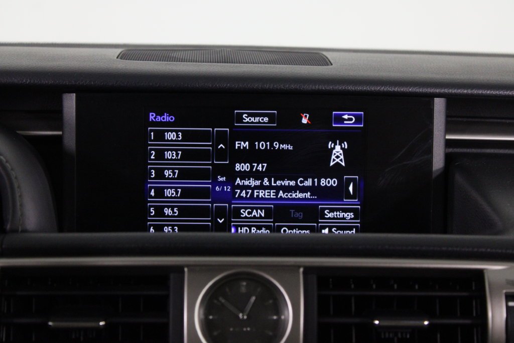 Used 2015  Lexus 250 image 7