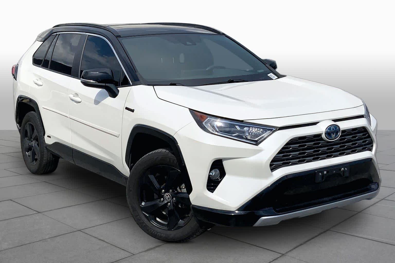 Certified Used 2021 Blizzard Pearl / Midnight Black Metallic Toyota Hybrid XSE image 3