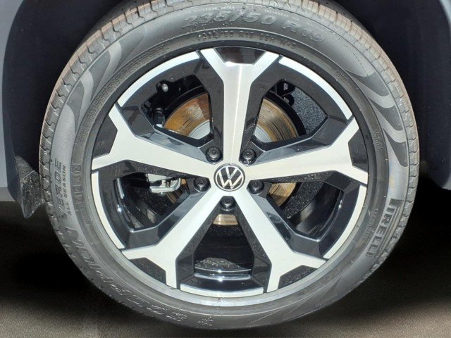 New 2026 Pure White Volkswagen SE 4Motion image 11