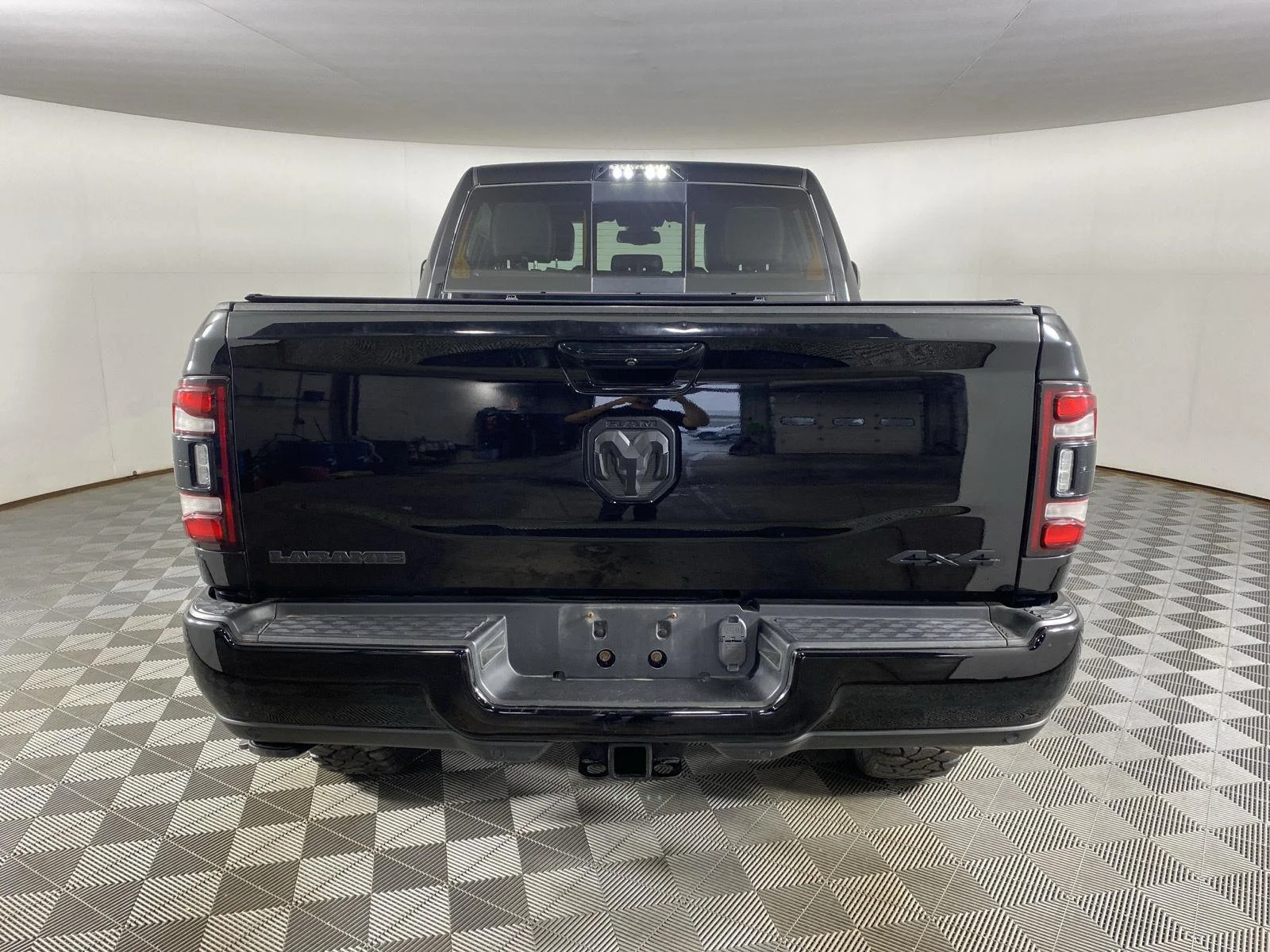 Used 2021 Diamond Black Crystal Pearlcoat Ram Laramie image 6