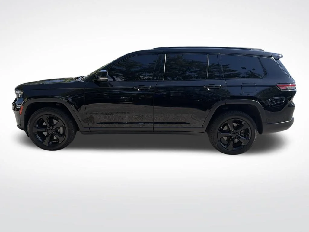 Certified Used 2024 Diamond Black Jeep Limited image 8