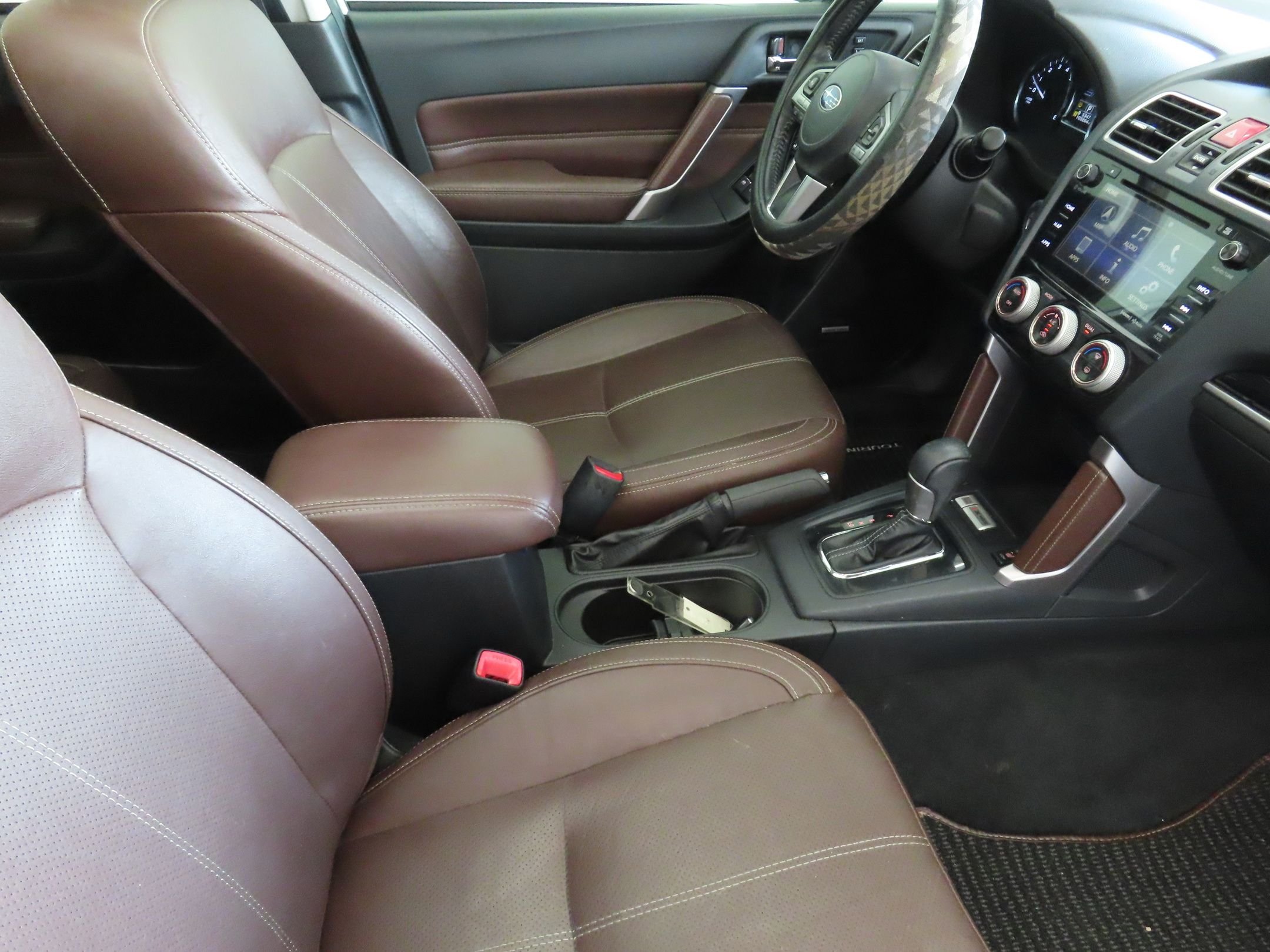 Used 2017 White Subaru 2.5i Touring image 26
