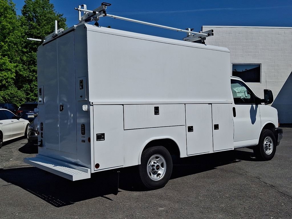 New 2025 Summit White GMC 1WT image 4