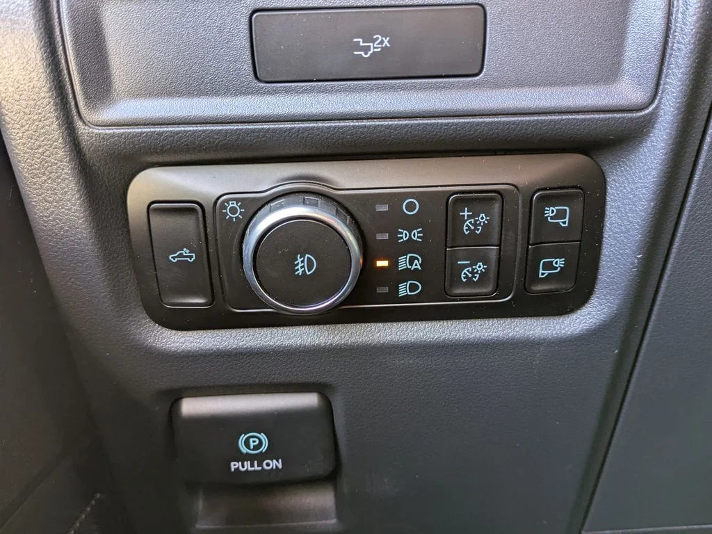 New 2026 Carbonized Gray Metallic Ford XLT image 23