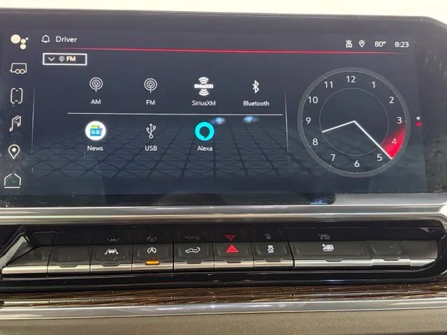 Used 2024  GMC SLE image 31