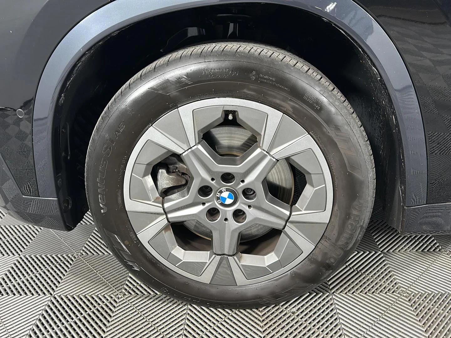 Used 2024 Jet Black BMW xDrive28i image 5