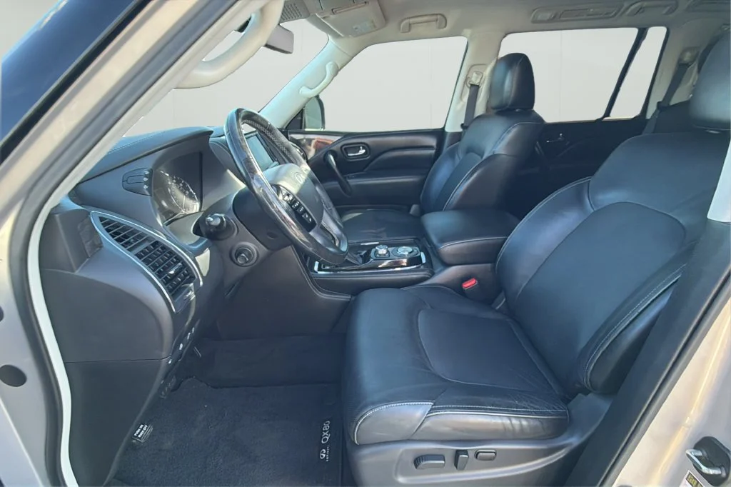 Used 2020 Beige INFINITI LUXE image 17