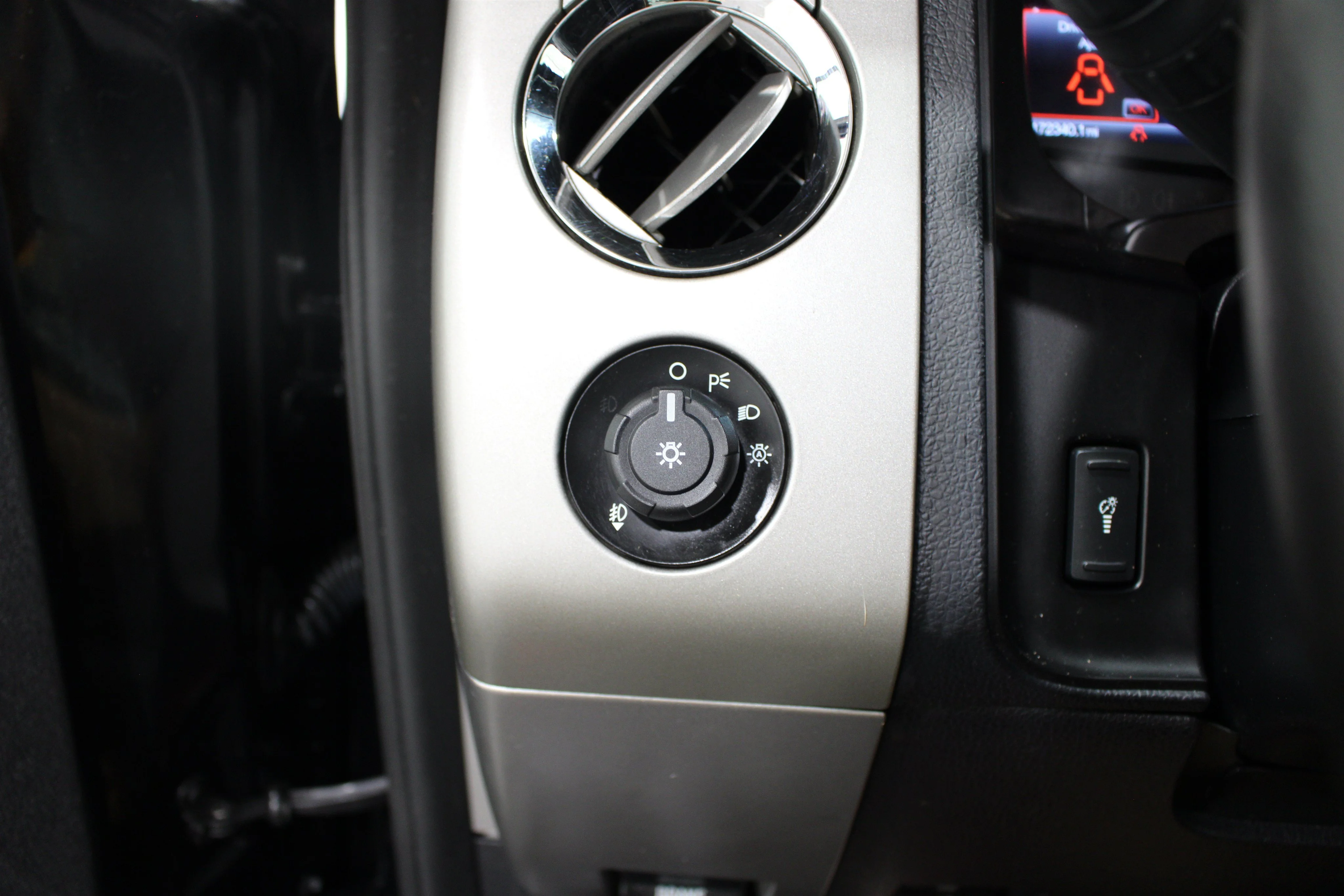2015 Ford Expedition XLT - Photo 8