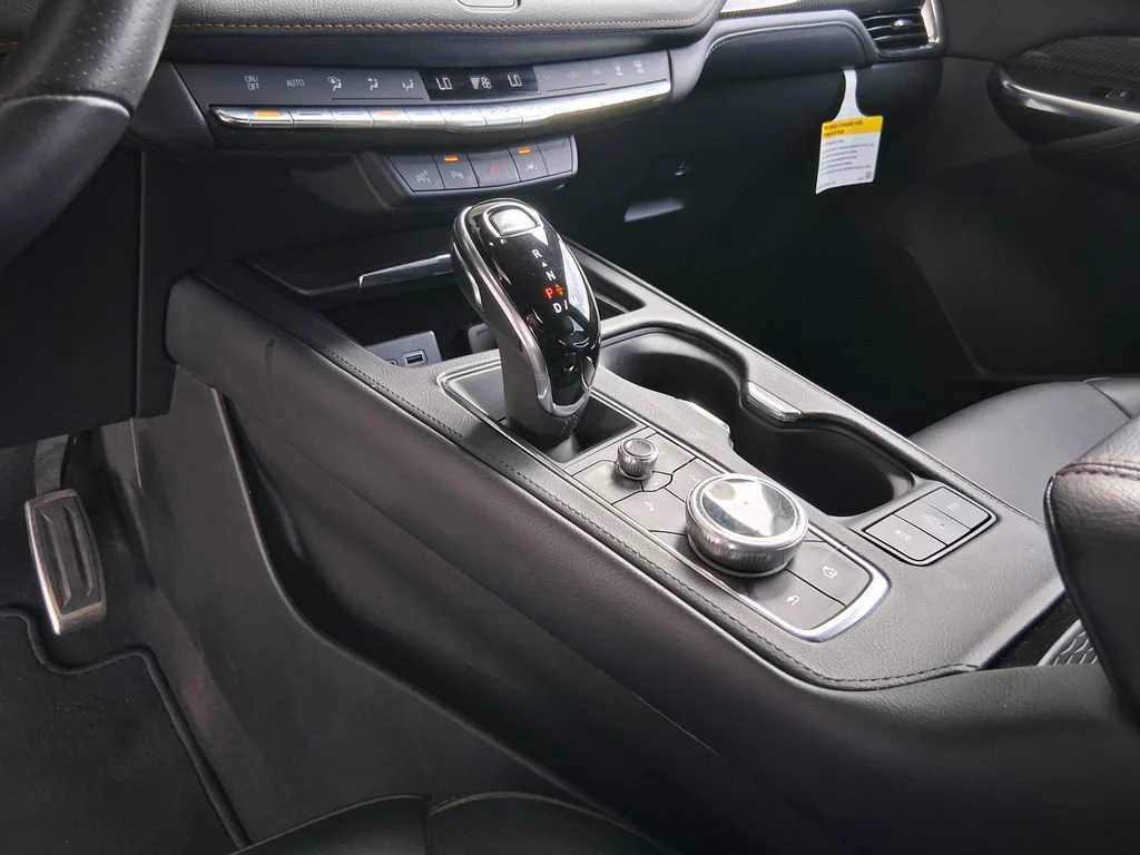 Used 2023 Crystal White Tricoat Cadillac Sport image 17