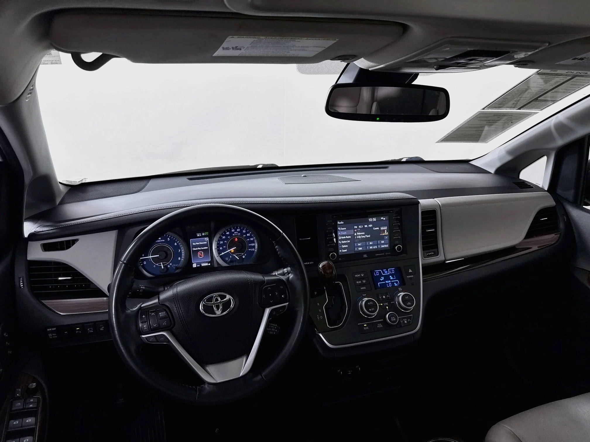 Used 2020 Blizzard Pearl Toyota Limited Premium image 25