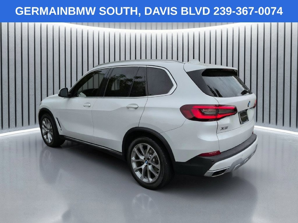 Used 2021 White Metallic BMW sDrive40i image 7