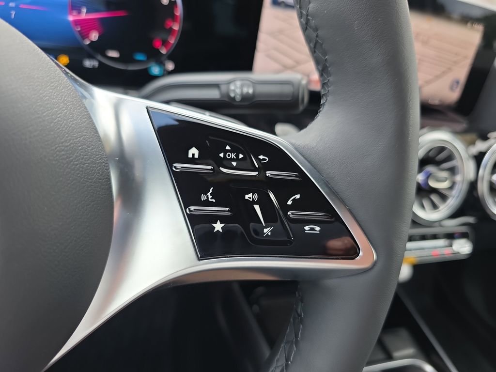 New 2026 Polar White Mercedes-Benz GLA 250 image 22