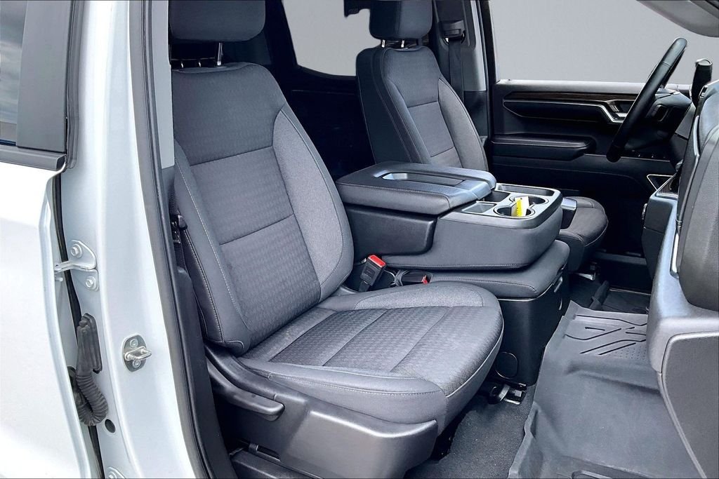 Used 2023 White Chevrolet LT image 7