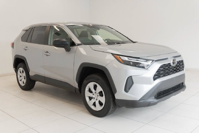 Used 2025 Silver Toyota LE image 23