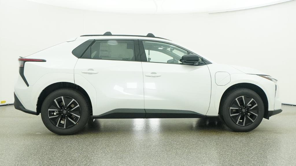 New 2026 Wind Chill Pearl Toyota XLE image 36
