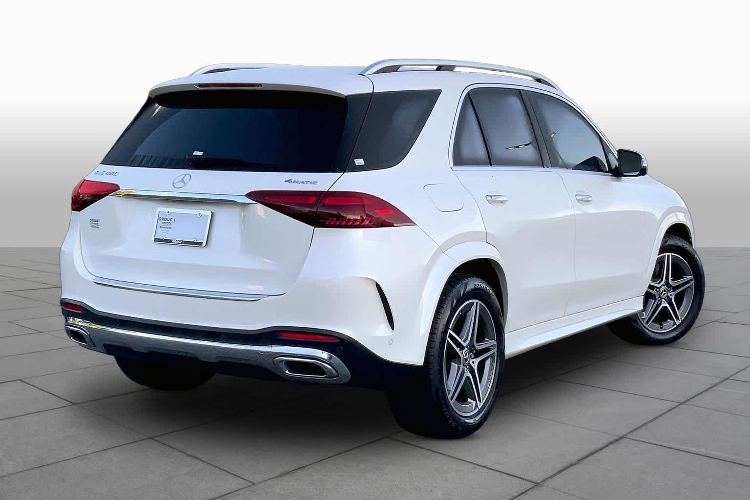 Used 2024 MANUFAKTUR Diamond White Metallic Mercedes-Benz GLE 450 image 13