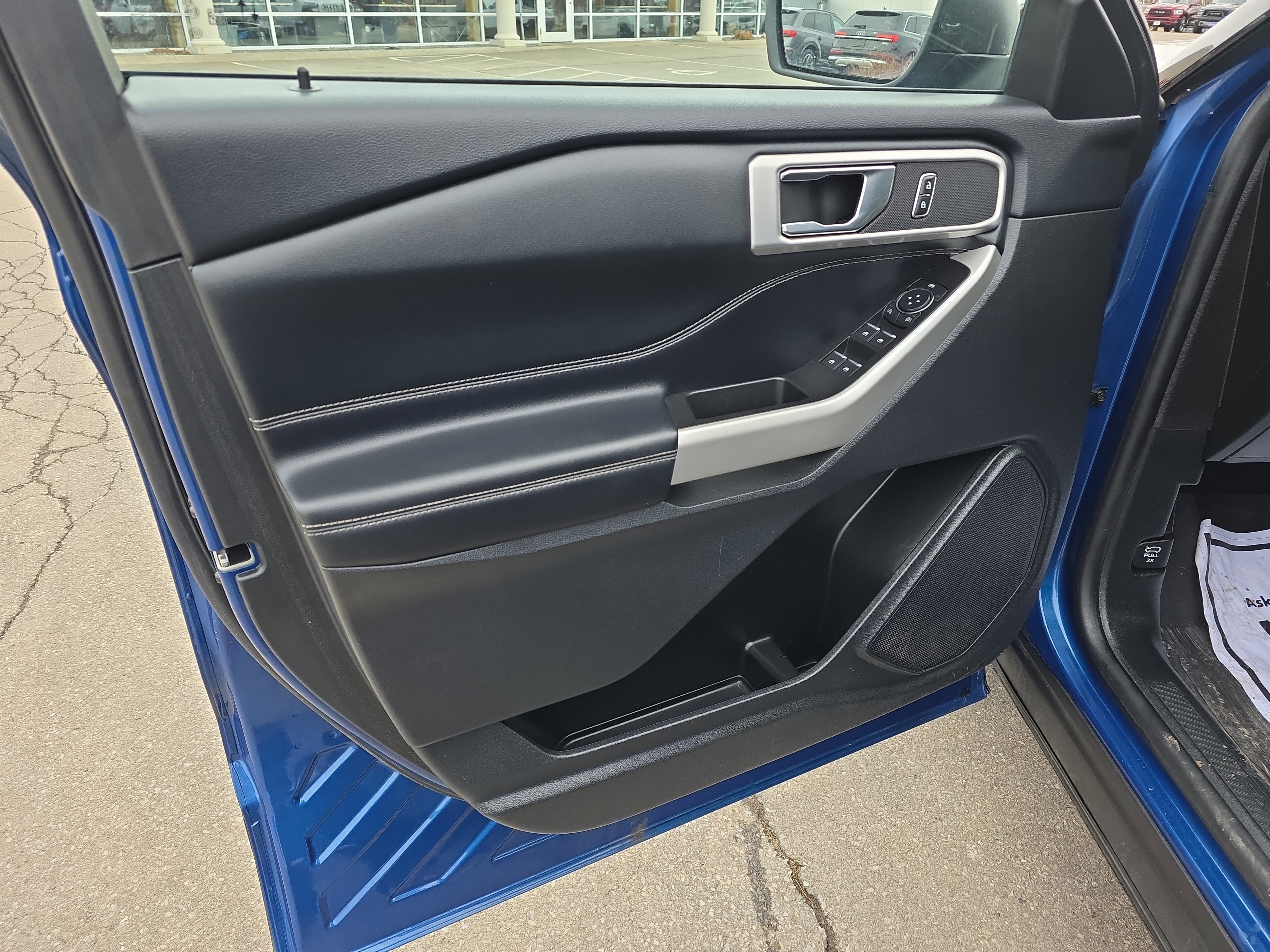 Used 2022 Atlas Blue Ford XLT image 9