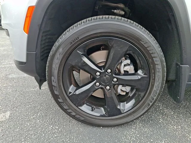 Certified Used 2024 Silver Jeep Altitude X image 28