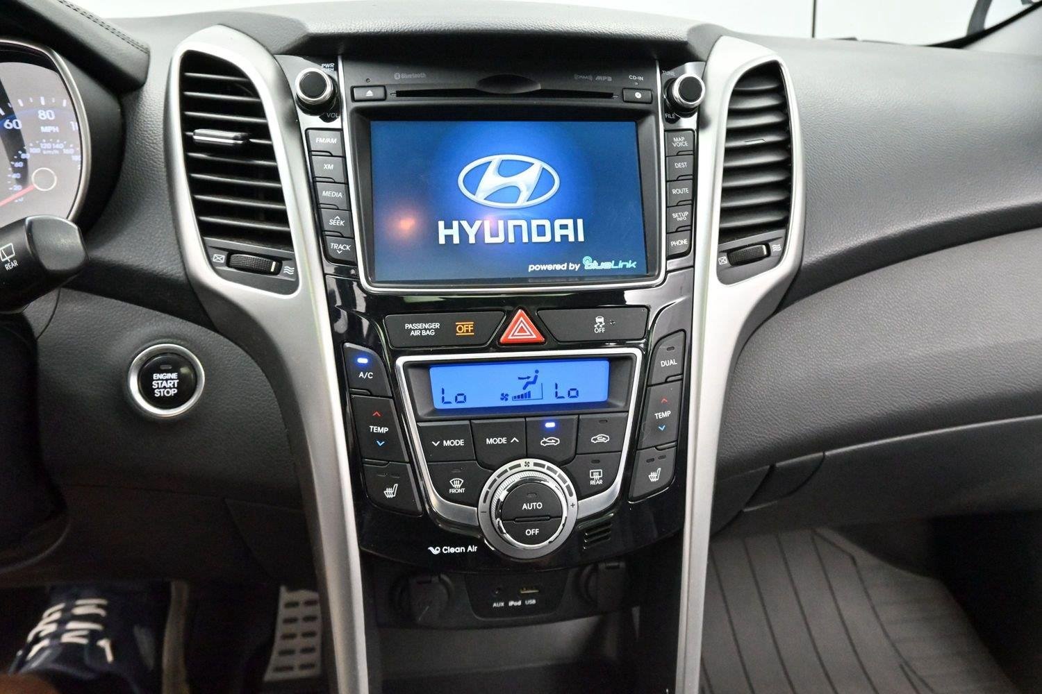 Used 2013 Black Noir Pearl Hyundai 5dr HB Auto PZEV image 19