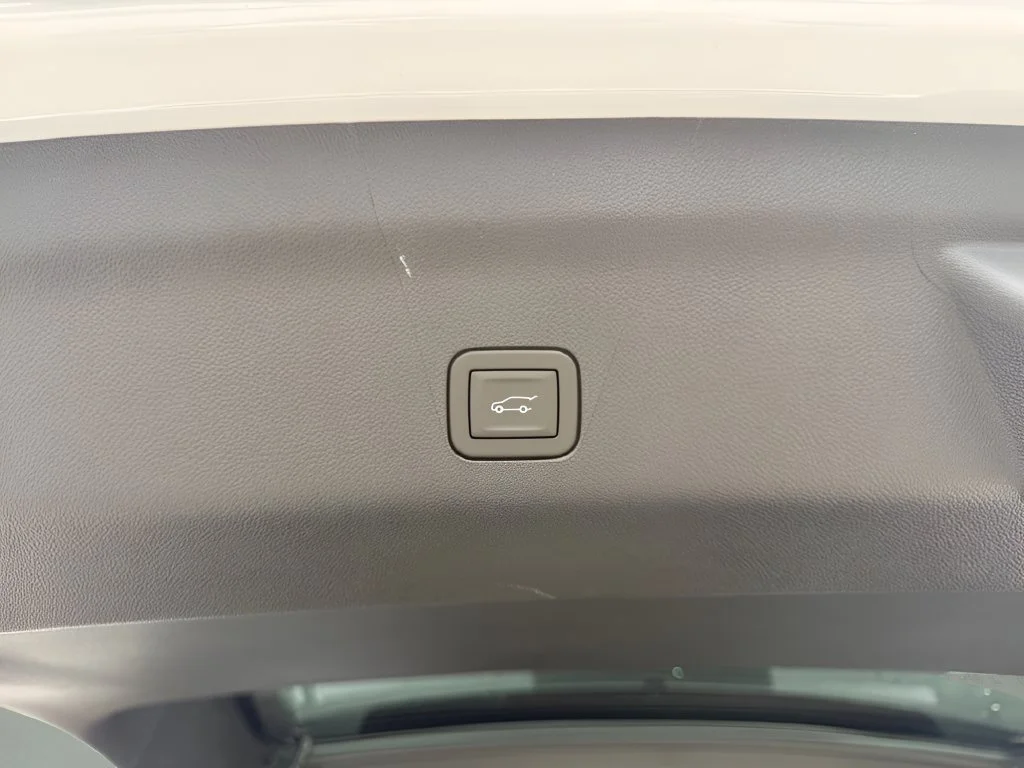New 2026 Glacier White Tricoat GMC Denali Ultimate image 37