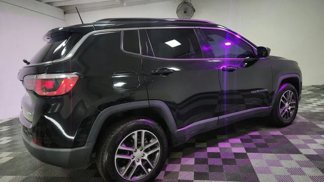 Used 2018 Black Jeep Latitude image 15
