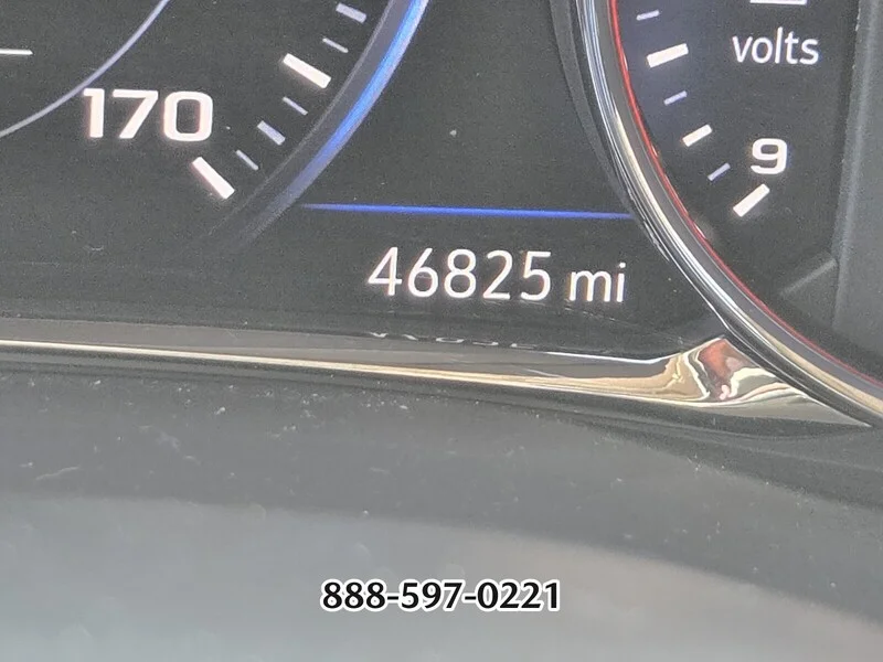 Used 2020 Quicksilver Metallic GMC Denali image 32