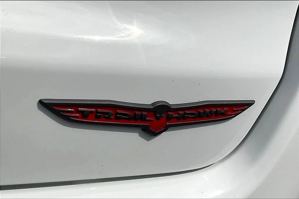 Used 2025 White Jeep Trailhawk image 27