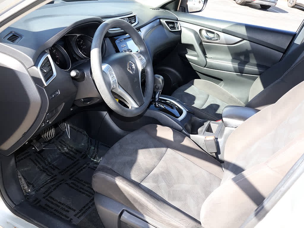 Used 2015 Brilliant Silver Nissan S image 10