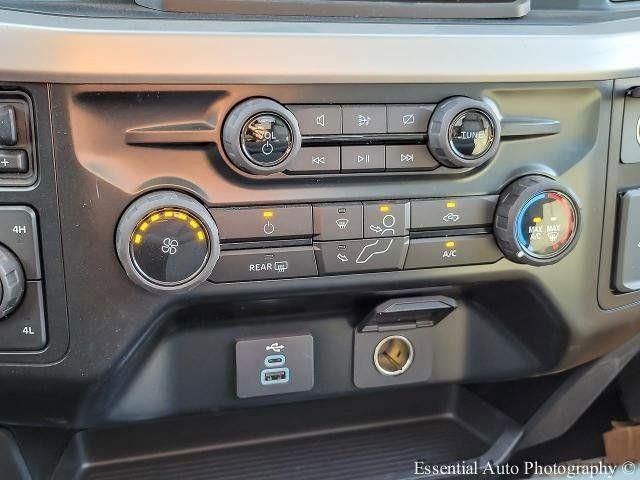 New 2023 White Ford XLT image 40