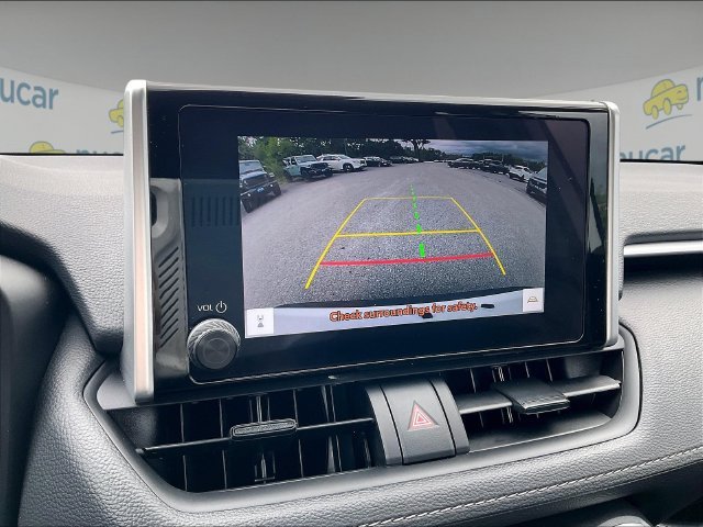 Used 2025 White Toyota LE image 18