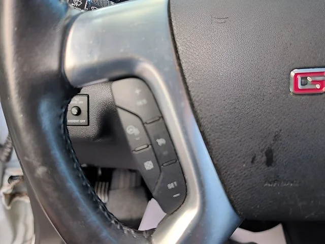 Used 2017 White GMC Limited image 20
