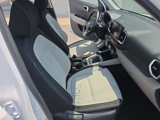 Used 2025 White Hyundai SEL image 11