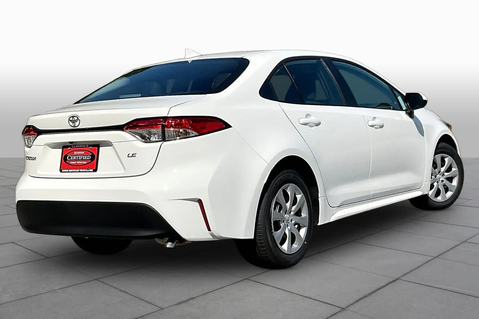 Used 2026 Ice Cap Toyota LE image 13