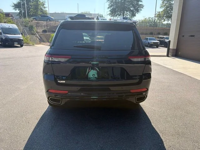 Used 2024 Black Jeep Summit Reserve 4xe image 5