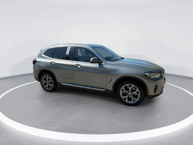 Used 2023 Gray BMW xDrive30i image 9
