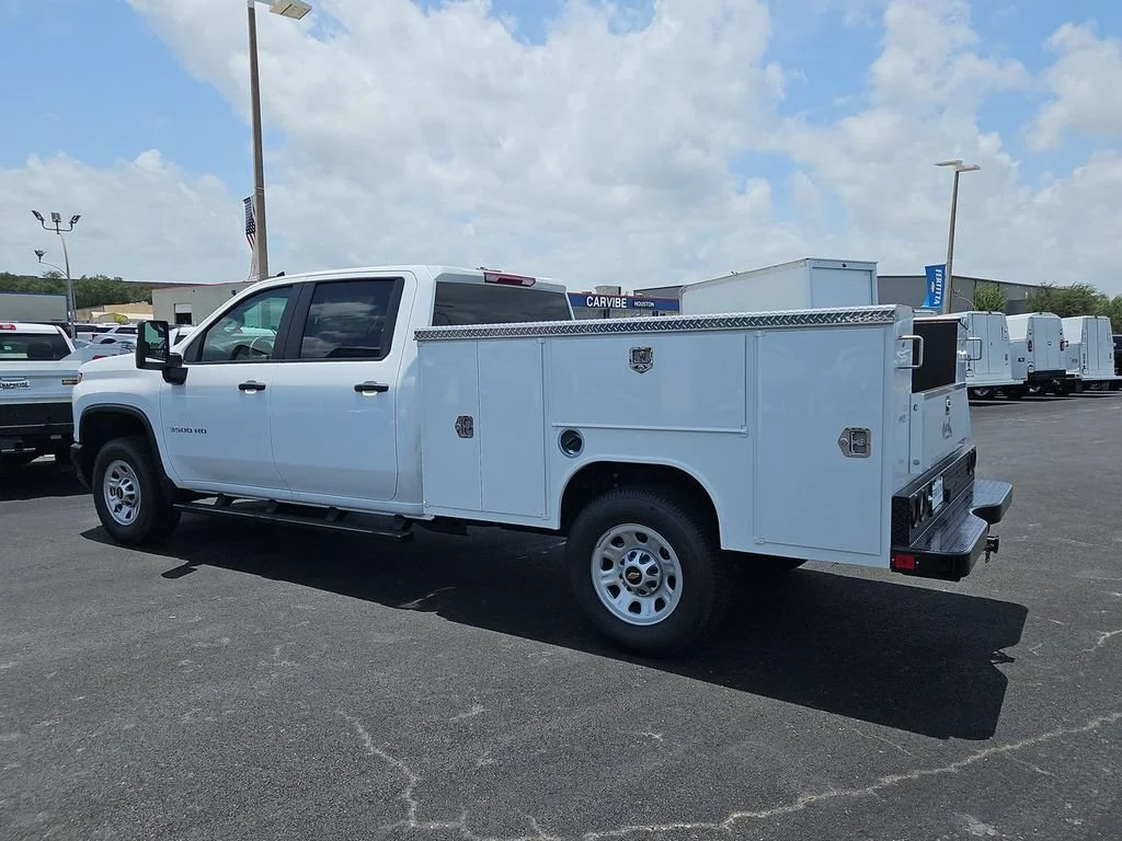New 2026 Summit White Chevrolet WT image 3