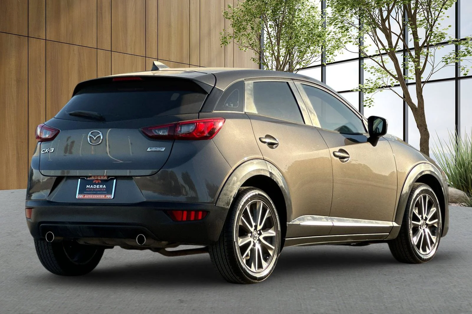 Used 2017 Silver Mazda Grand Touring image 4