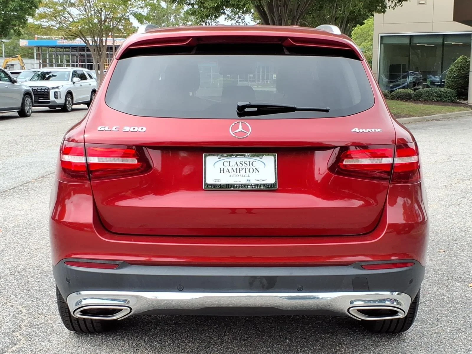 Used 2018 designo Cardinal Red Metallic Mercedes-Benz GLC 300 image 9