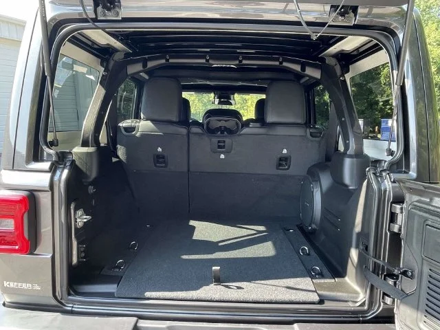 New 2027 Gray Jeep Sahara image 12