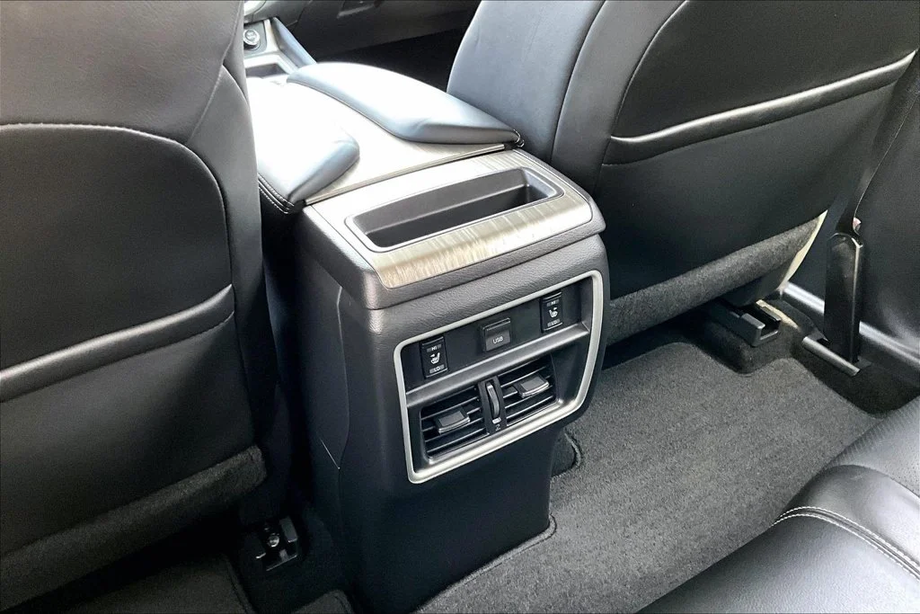 Used 2018 Gray Nissan SL image 21