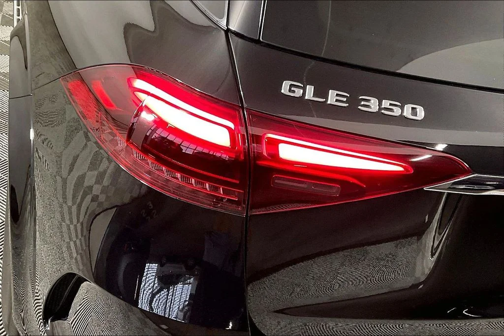 Used 2024 Black Mercedes-Benz GLE 350 image 28
