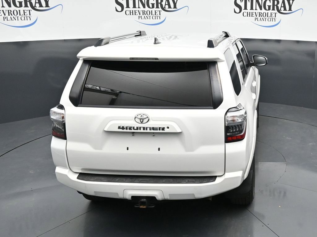 Used 2020 White Toyota SR5 image 23