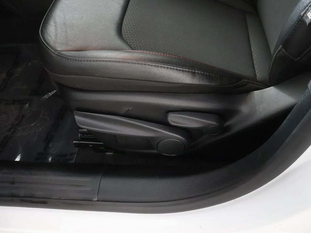 Used 2025 Bright White Clearcoat Jeep Trailhawk image 28