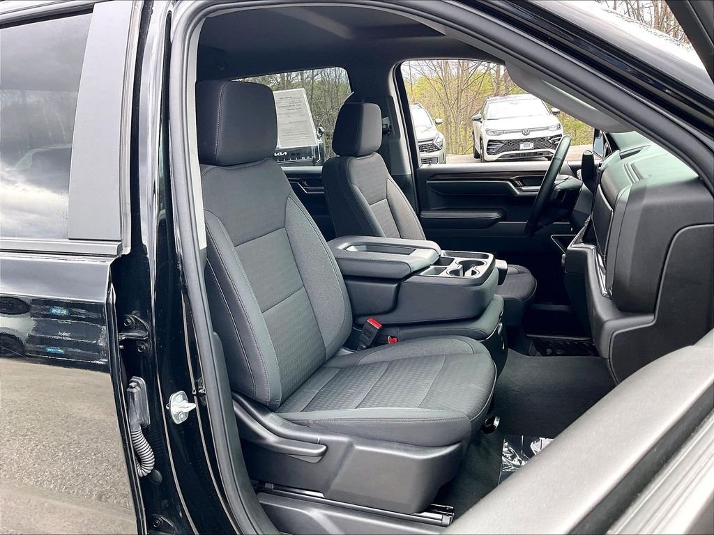 Used 2025 Black Chevrolet LT image 10