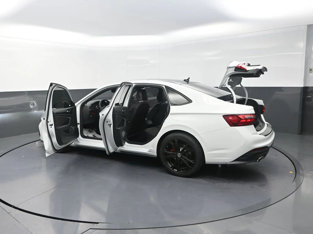 Used 2022  Volkswagen 2.0T Autobahn image 36