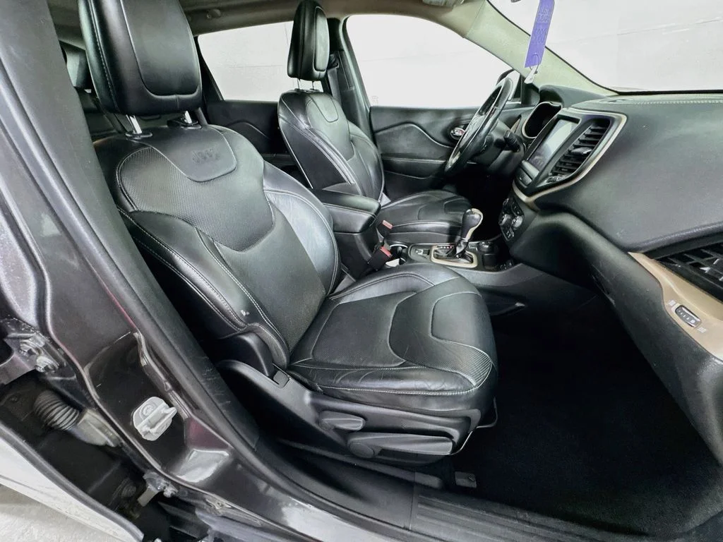 Used 2014 Gray Jeep Limited image 35