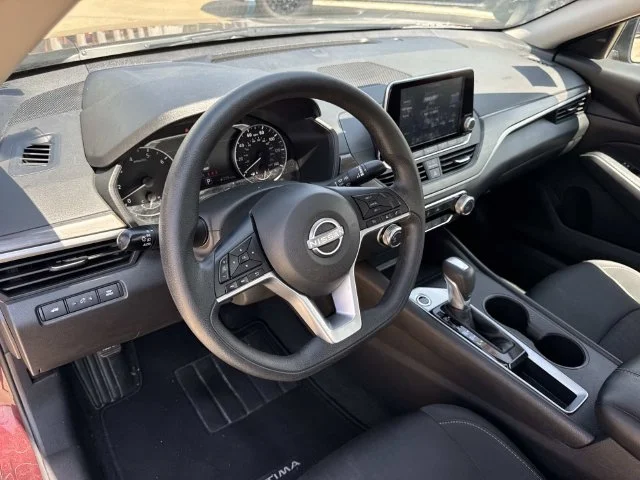 Used 2025 Red Nissan 2.5 SV image 41