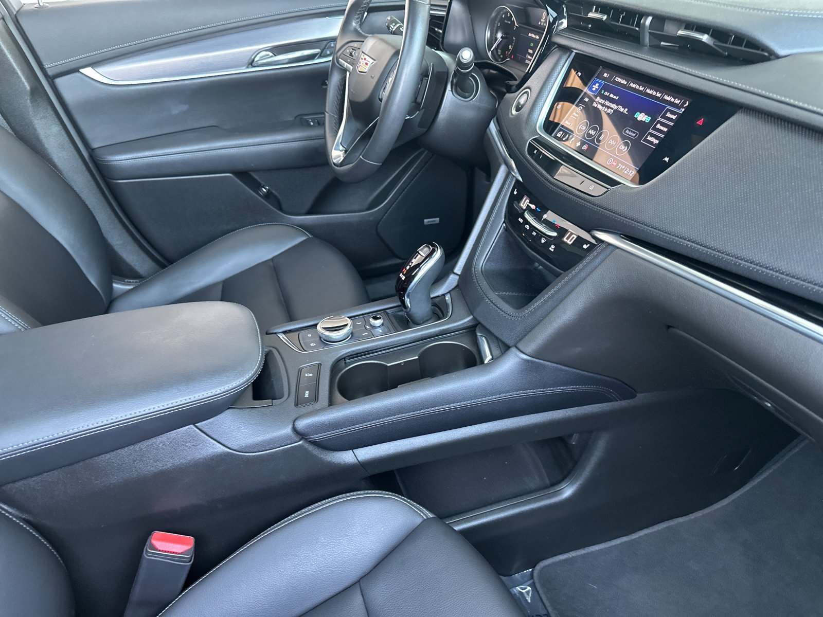 2023 Cadillac XT6 Luxury - Photo 17