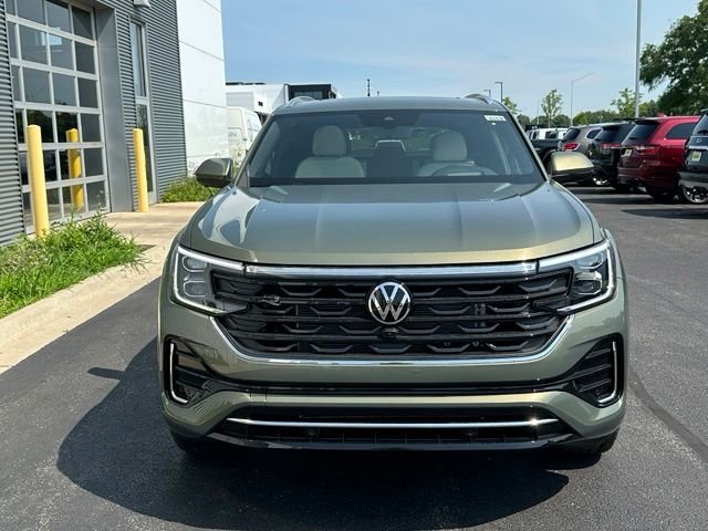 New 2026 Avocado Green Pearl Volkswagen 2.0T SEL Premium R-Line image 2